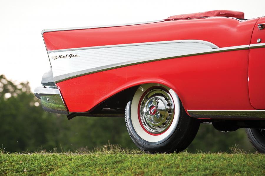  Chevrolet Bel Air Fuel Injected Convertible 1957 года  (фото 17 из 52)